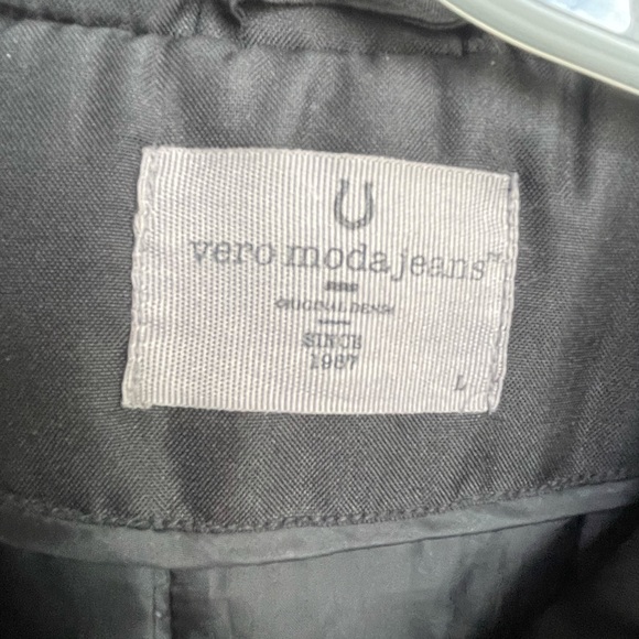 Jacket - Picture 2 of 5